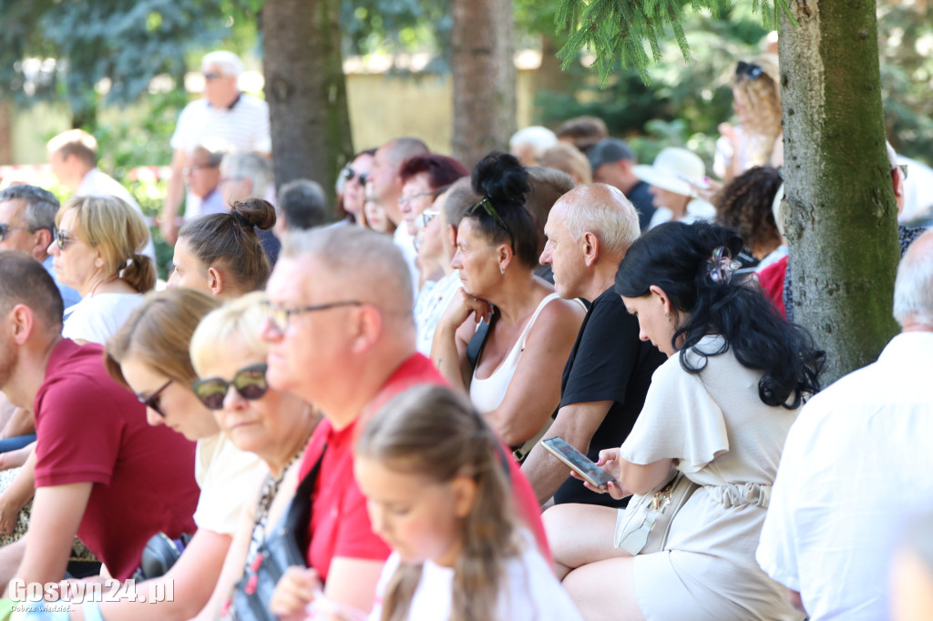 Piknik parafialny przy kościele w Piaskach