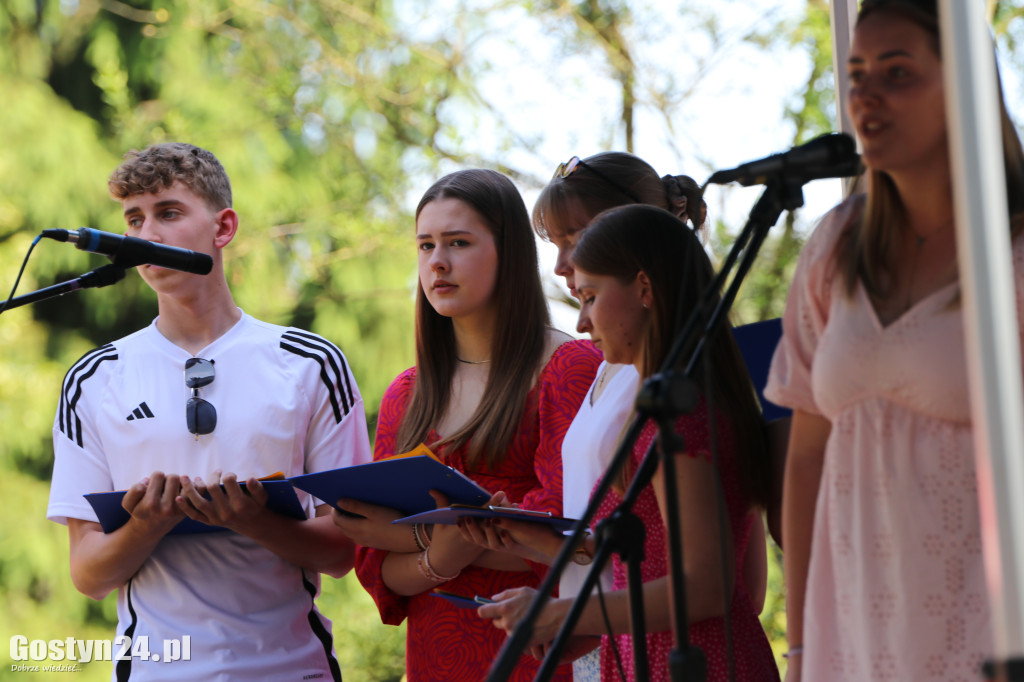 Piknik parafialny przy kościele w Piaskach