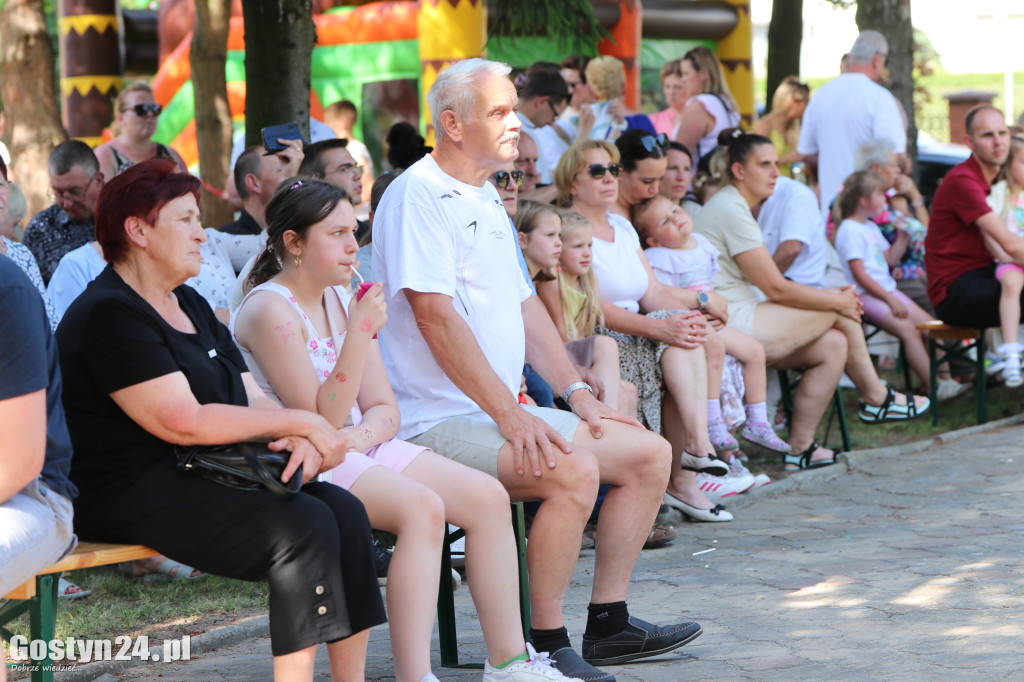 Piknik parafialny przy kościele w Piaskach