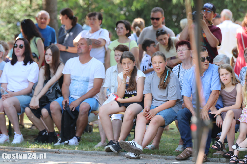 Piknik parafialny przy kościele w Piaskach