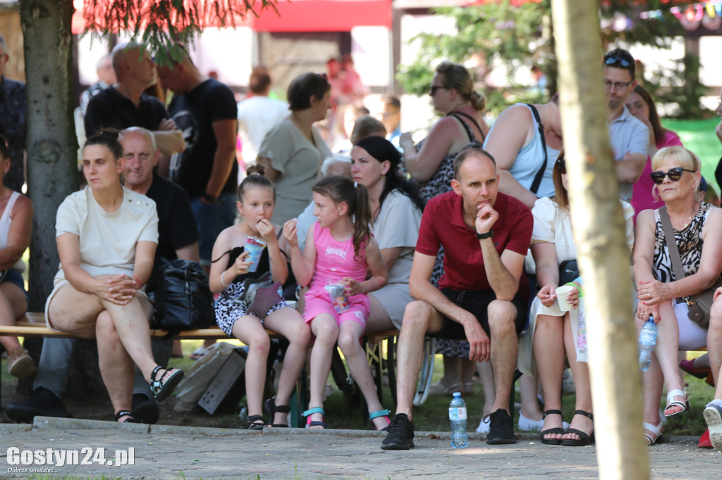 Piknik parafialny przy kościele w Piaskach