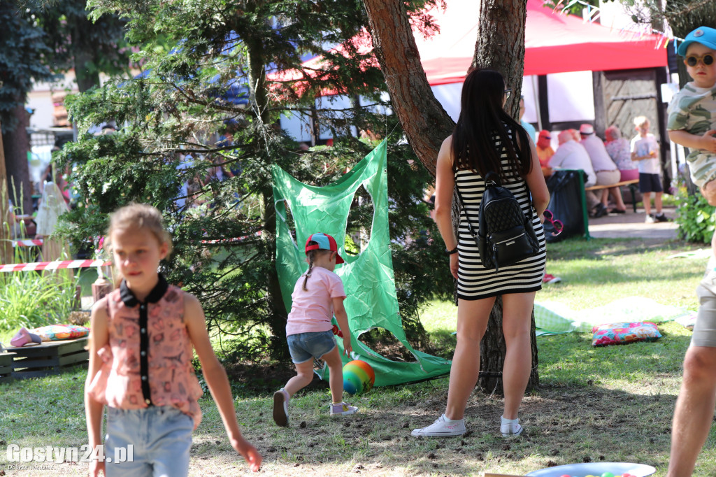 Piknik parafialny przy kościele w Piaskach