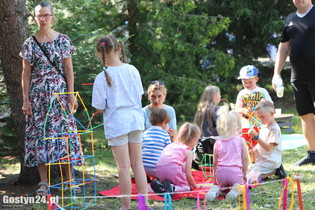 Piknik parafialny przy kościele w Piaskach