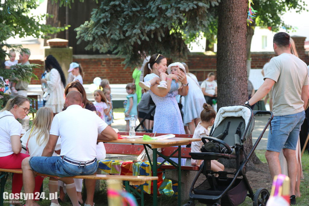 Piknik parafialny przy kościele w Piaskach