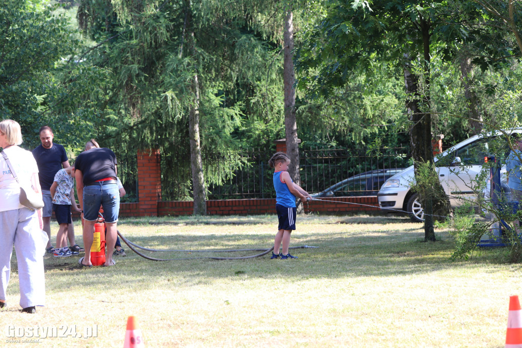 Piknik parafialny przy kościele w Piaskach