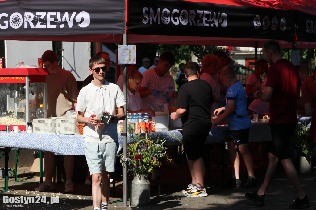 Piknik parafialny przy kościele w Piaskach