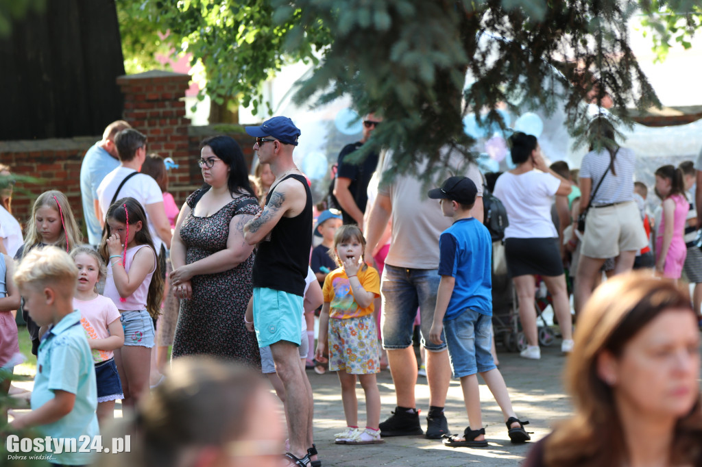 Piknik parafialny przy kościele w Piaskach