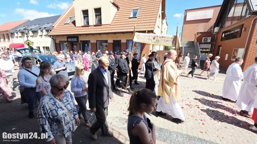 Procesja Bożego Ciała ulicami Gostynia