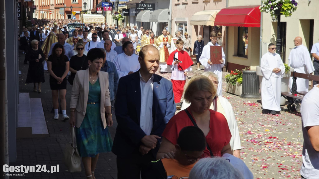 Procesja Bożego Ciała ulicami Gostynia