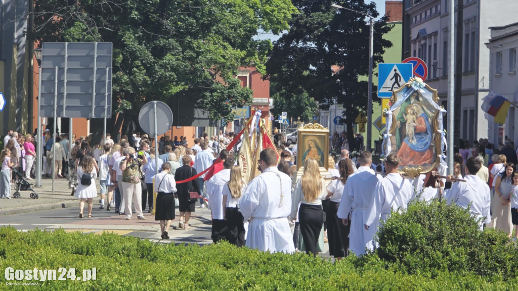 Procesja Bożego Ciała ulicami Gostynia