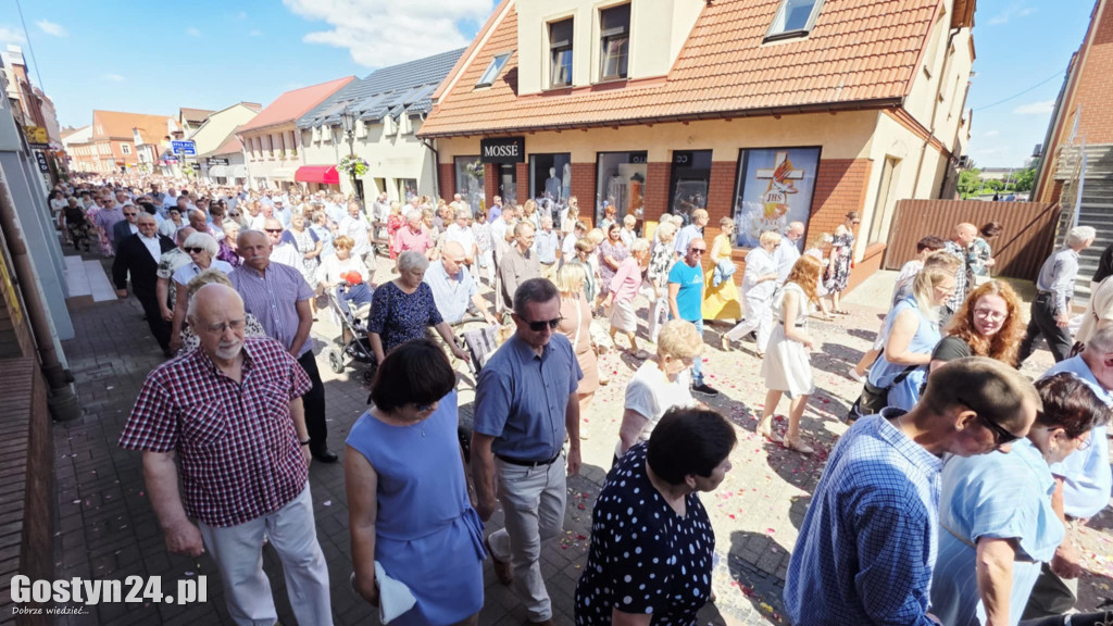 Procesja Bożego Ciała ulicami Gostynia