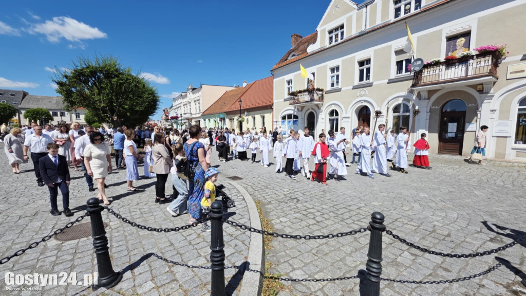 Procesja Bożego Ciała ulicami Gostynia