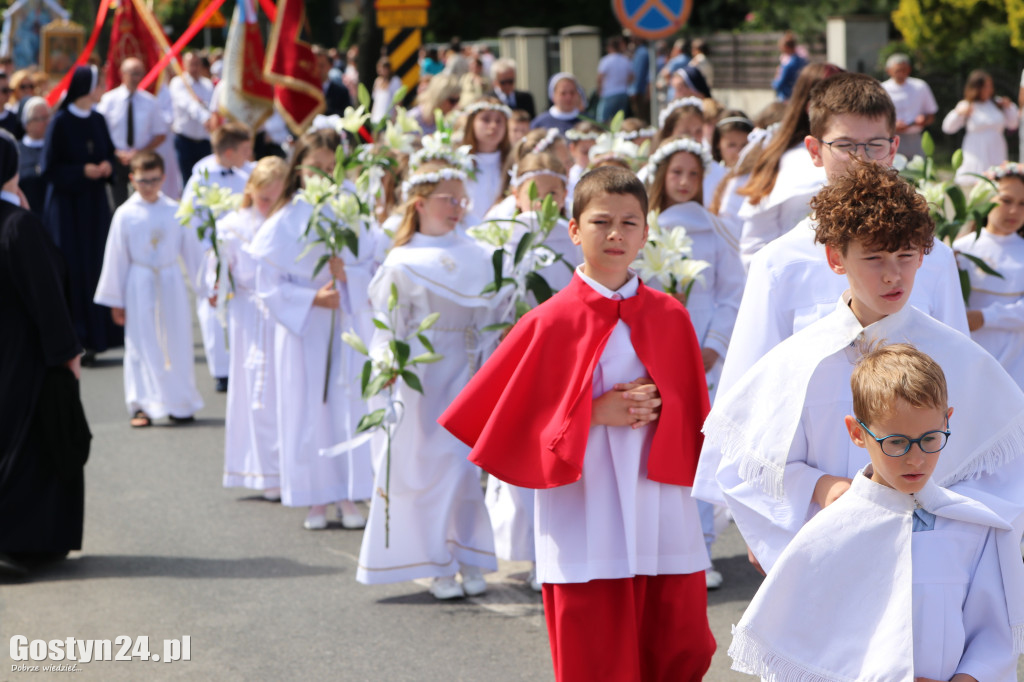 Procesja Bożego Ciała ulicami Gostynia