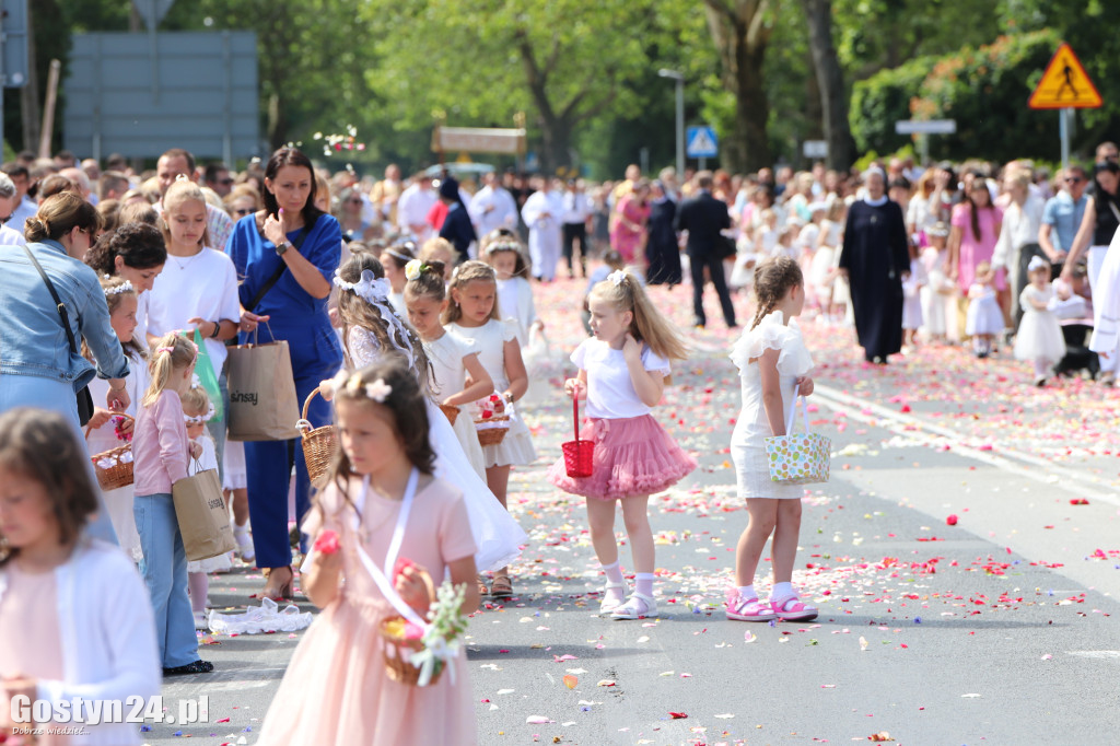 Procesja Bożego Ciała ulicami Gostynia