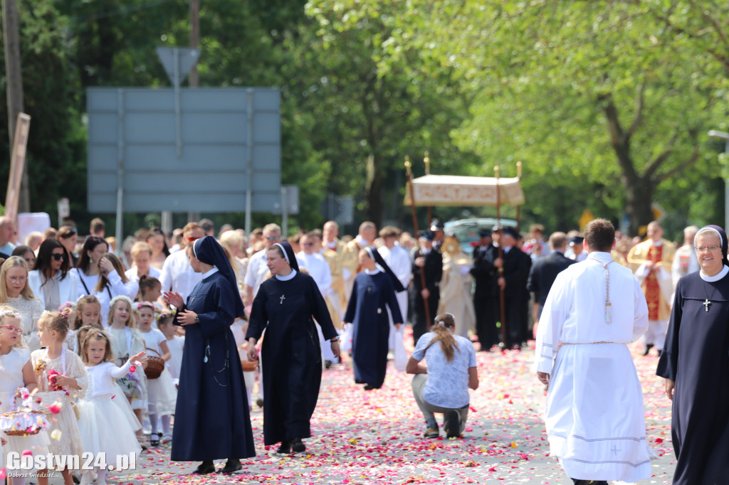 Procesja Bożego Ciała ulicami Gostynia