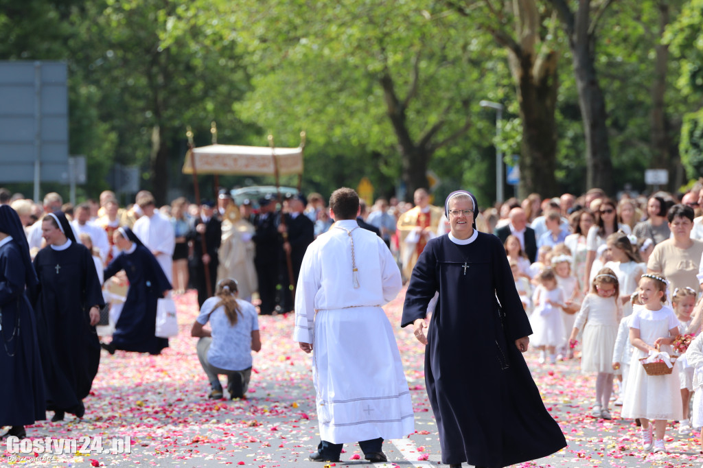 Procesja Bożego Ciała ulicami Gostynia