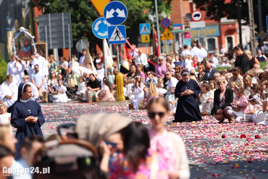 Procesja Bożego Ciała ulicami Gostynia
