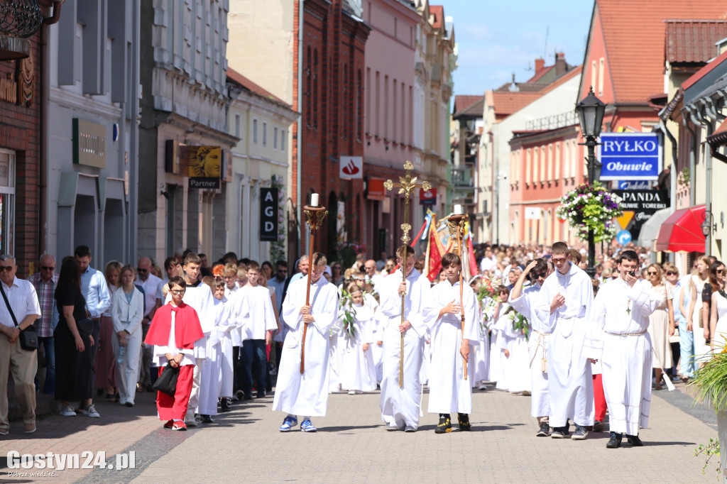 Procesja Bożego Ciała ulicami Gostynia