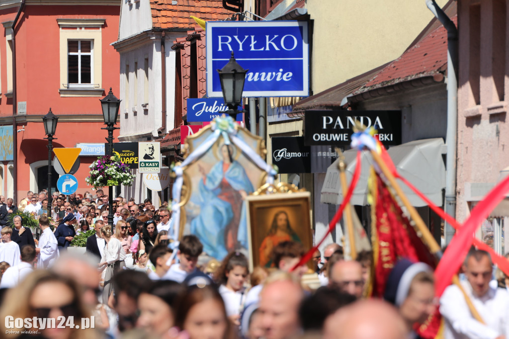 Procesja Bożego Ciała ulicami Gostynia