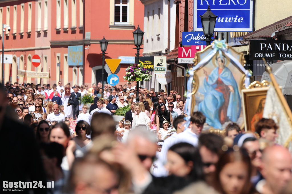 Procesja Bożego Ciała ulicami Gostynia