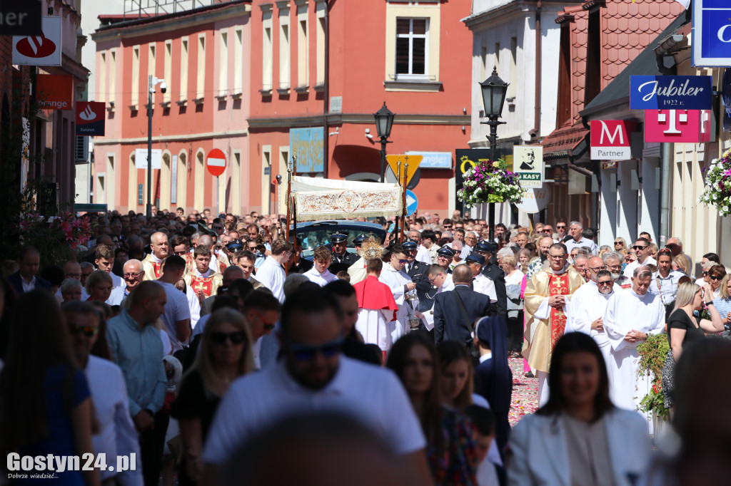 Procesja Bożego Ciała ulicami Gostynia
