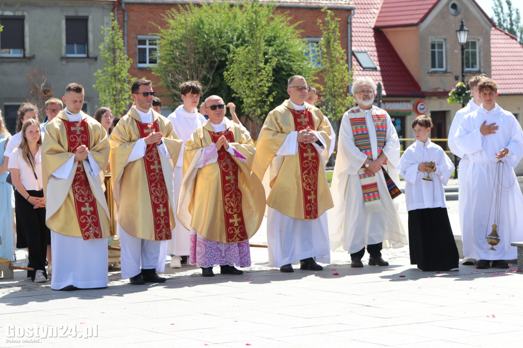 Procesja Bożego Ciała ulicami Gostynia