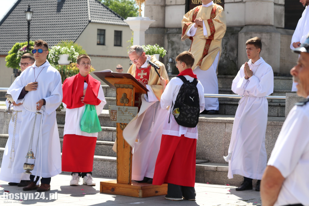 Procesja Bożego Ciała ulicami Gostynia