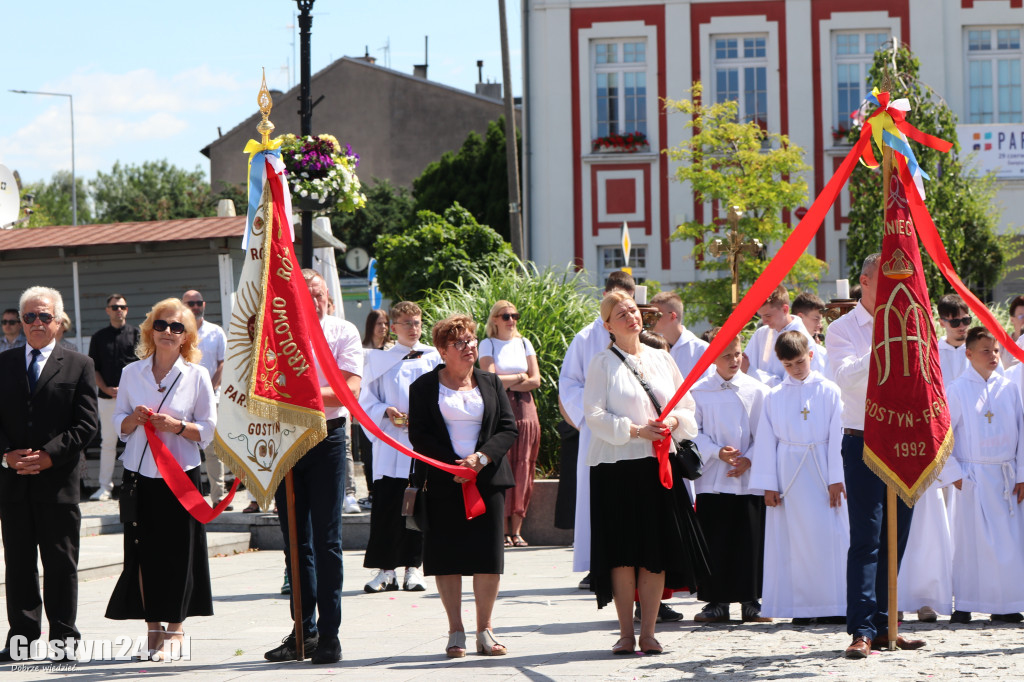 Procesja Bożego Ciała ulicami Gostynia