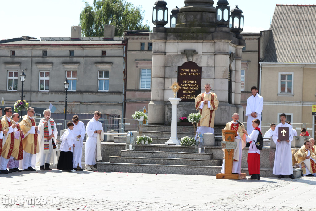 Procesja Bożego Ciała ulicami Gostynia