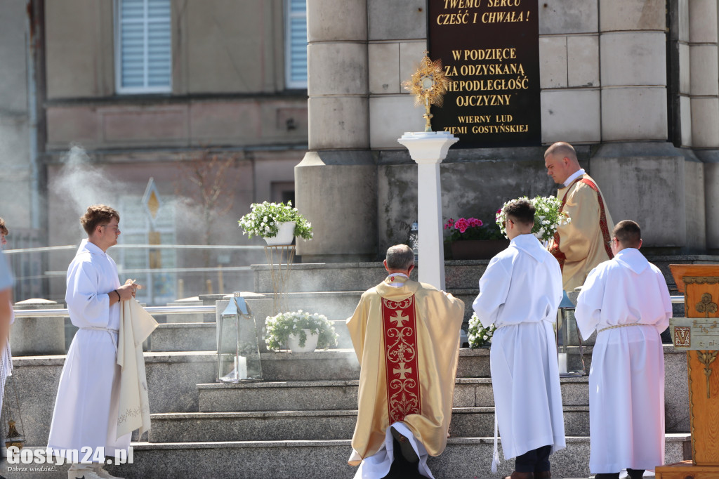 Procesja Bożego Ciała ulicami Gostynia