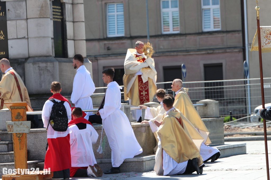 Procesja Bożego Ciała ulicami Gostynia