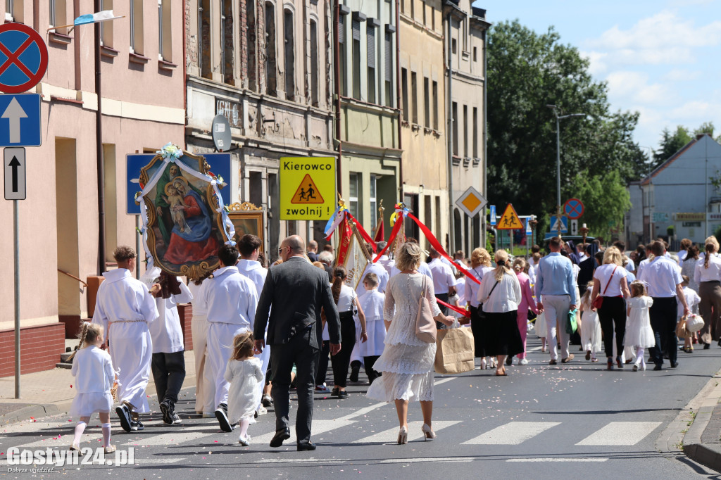Procesja Bożego Ciała ulicami Gostynia