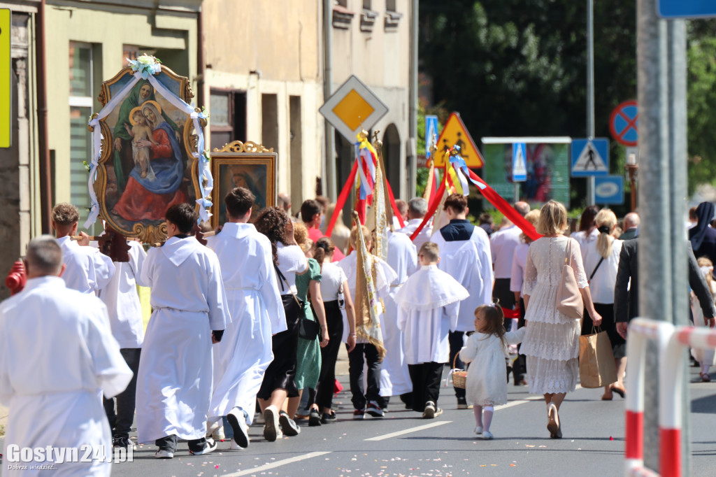 Procesja Bożego Ciała ulicami Gostynia