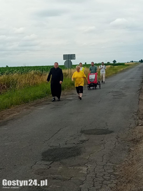 Pielgrzymi z Grupy Buk zawitali do Łęki Wielkiej