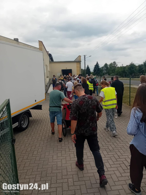 Pielgrzymi z Grupy Buk zawitali do Łęki Wielkiej