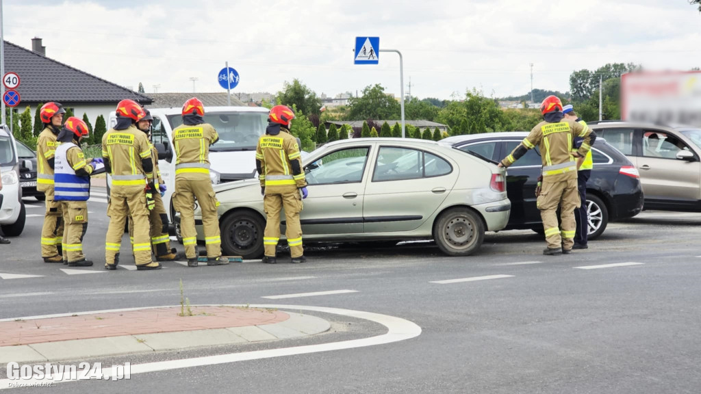 Zderzenie trzech samochodów na gostyńskim skrzyżowaniu