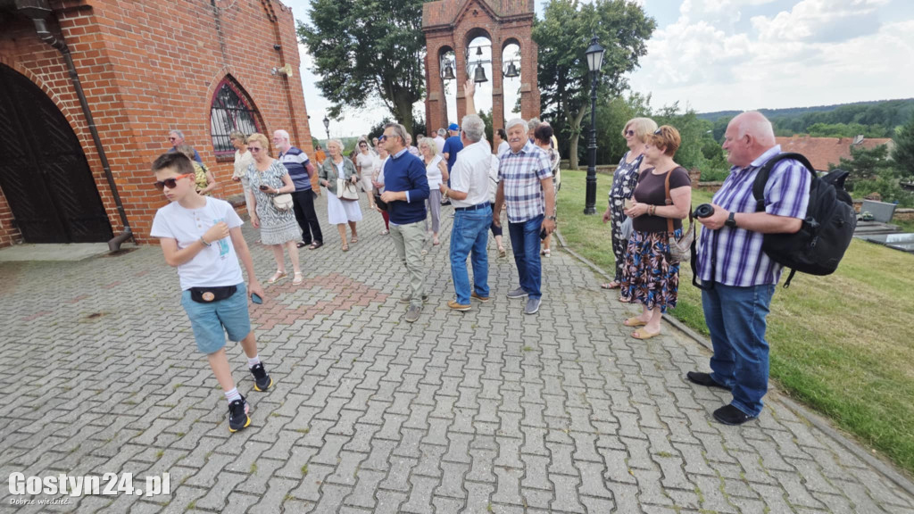 Odsłonięcie tablicy na starogostyńskim cmentarzu