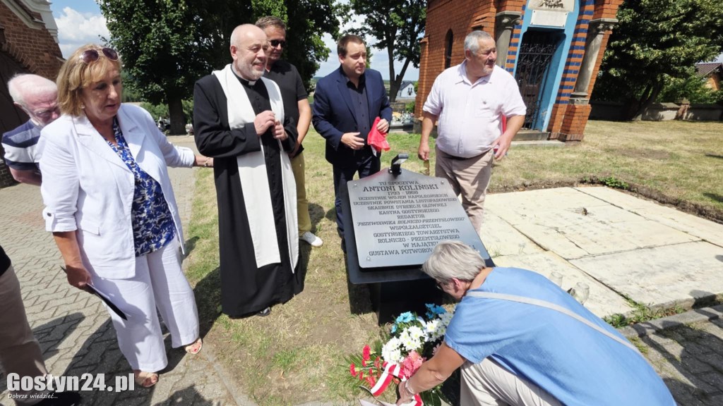 Odsłonięcie tablicy na starogostyńskim cmentarzu