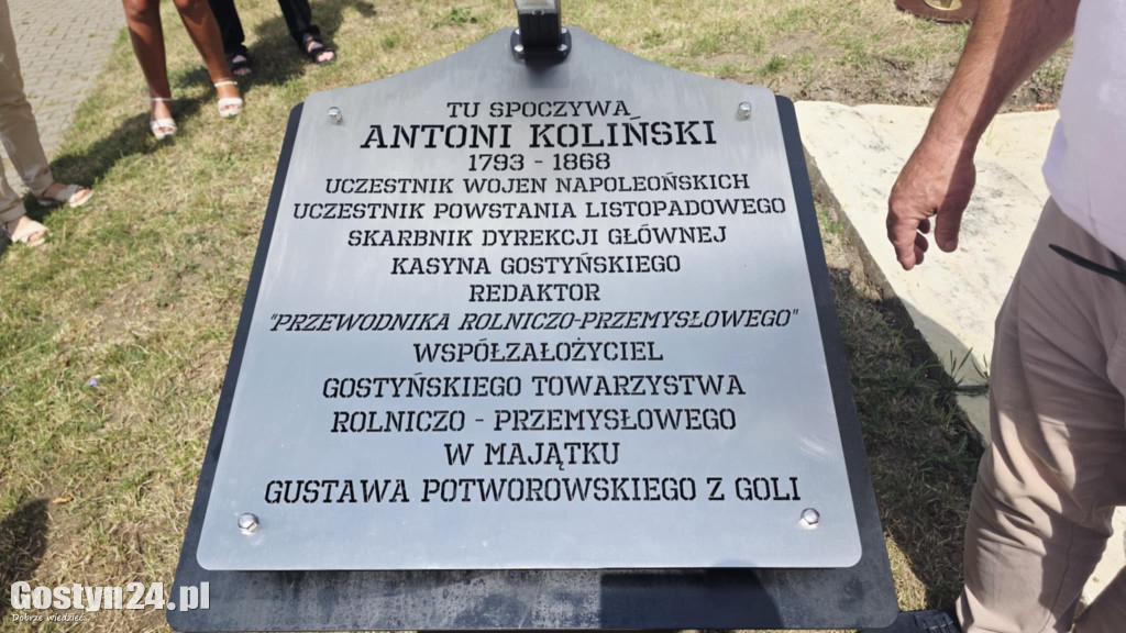 Odsłonięcie tablicy na starogostyńskim cmentarzu