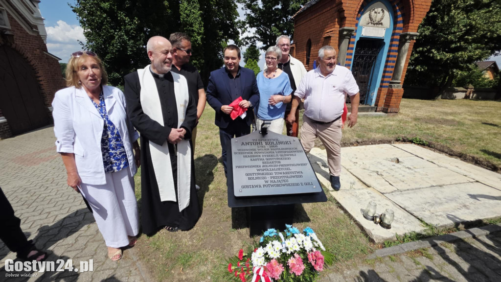 Odsłonięcie tablicy na starogostyńskim cmentarzu