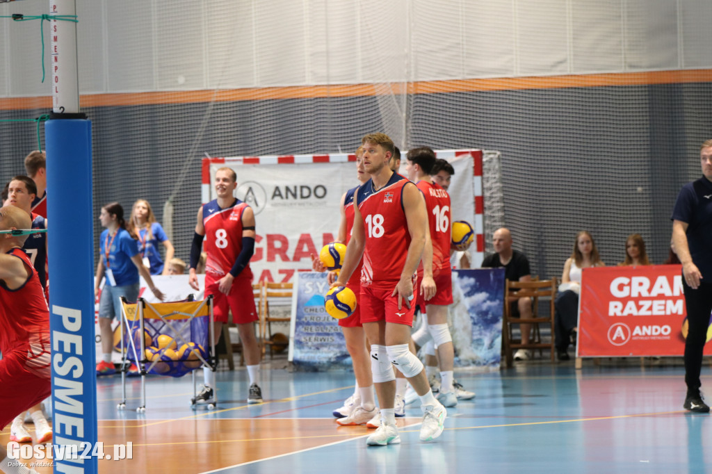 Mecz Norwegia-Dania w gostyńskim LO