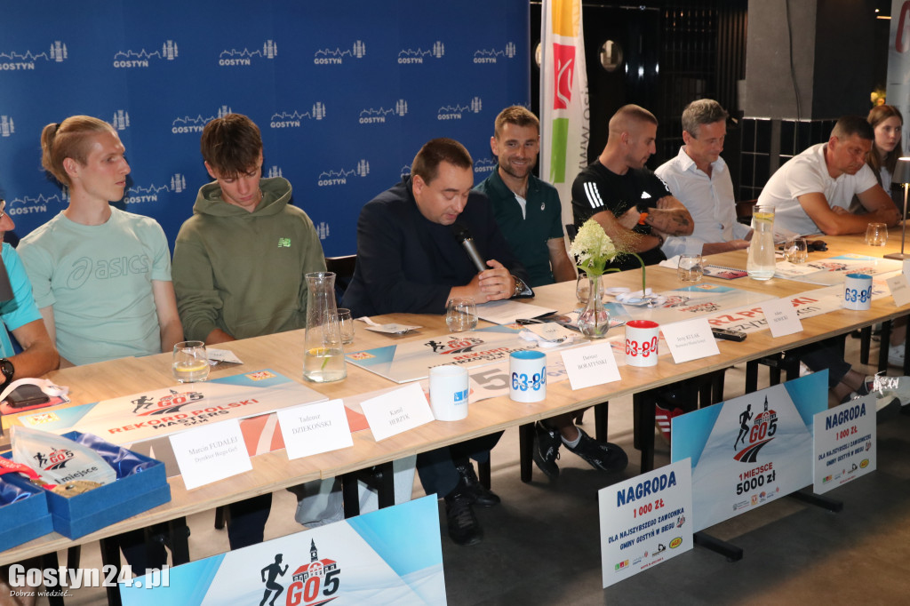 Piątkowa konferencja prasowa przed biegiem GO5 Gostyń