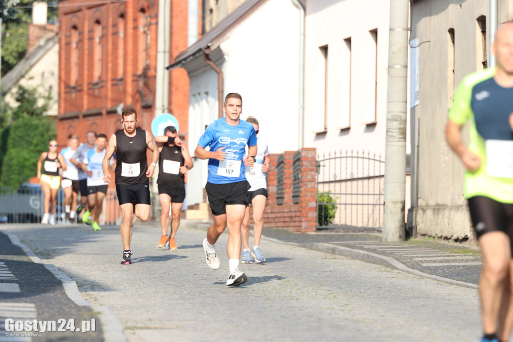 Biegi GO 5 Gostyń. Ogromne tempo na trasie