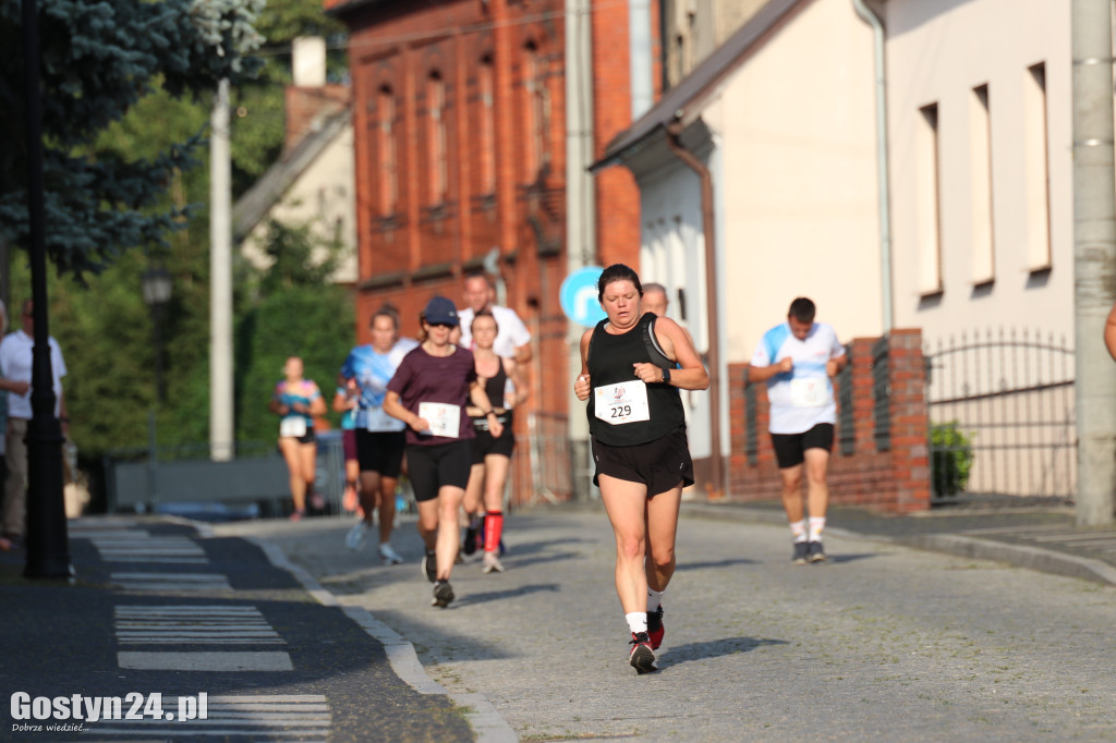Biegi GO 5 Gostyń. Ogromne tempo na trasie