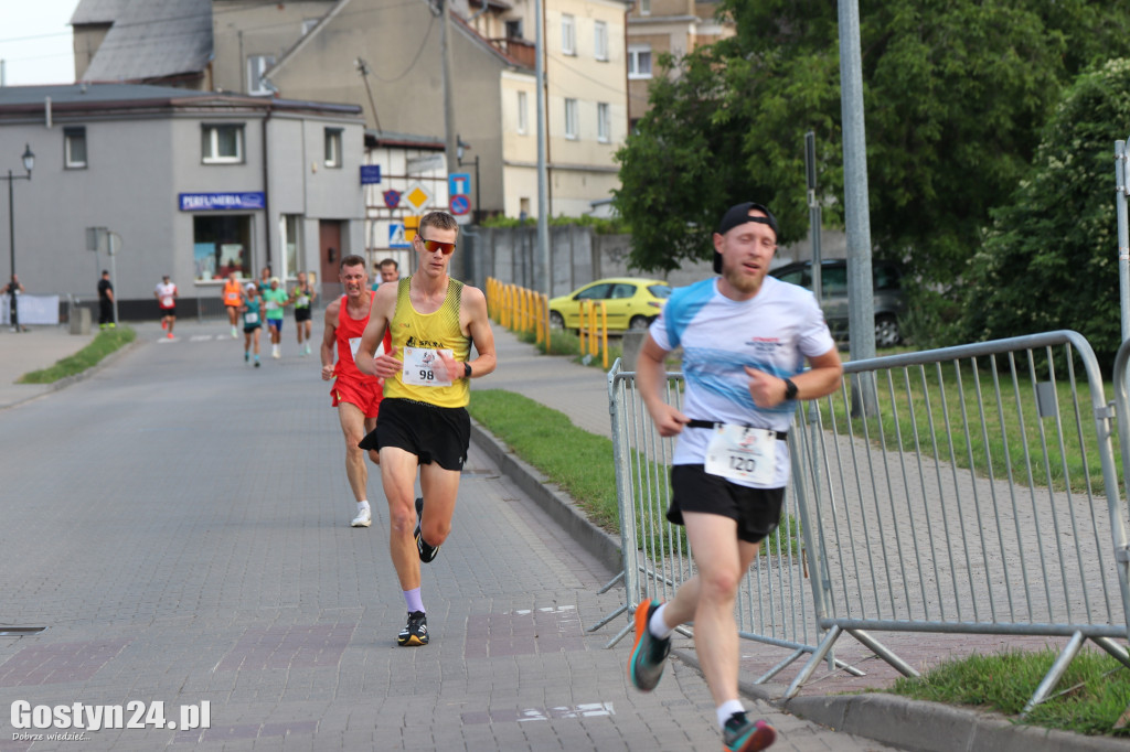 Biegi GO 5 Gostyń. Ogromne tempo na trasie