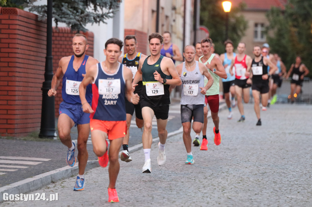 Biegi GO 5 Gostyń. Ogromne tempo na trasie