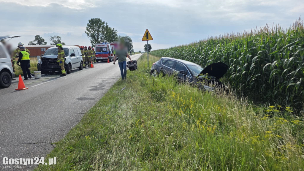 Zderzenie dwóch samochodów na trasie Szelejewo Pierwsze-Lipie