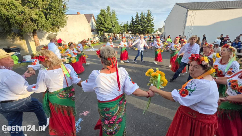 Dożynki w podgostyńskiej wsi Brzezie