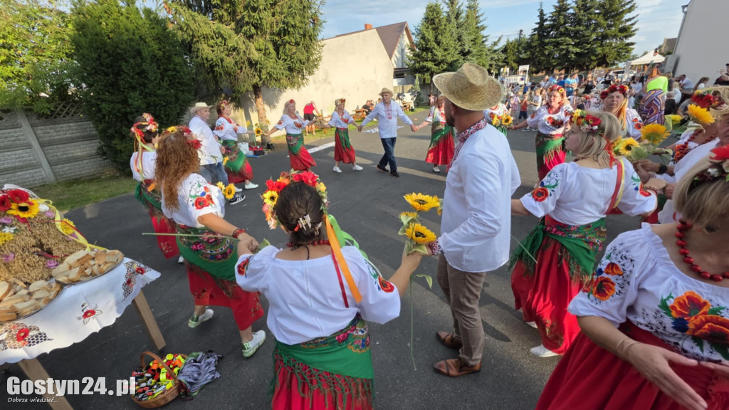 Dożynki w podgostyńskiej wsi Brzezie