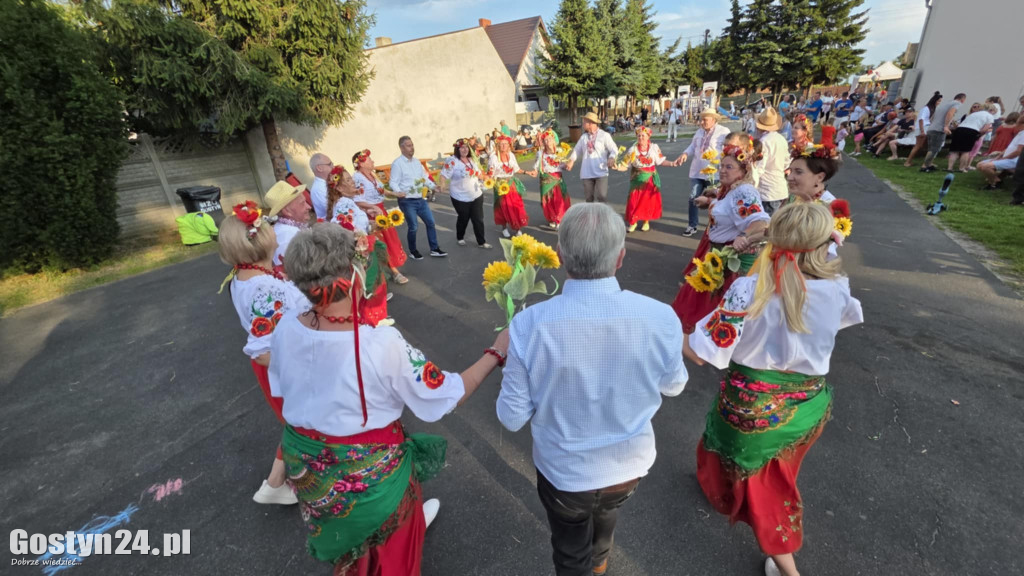 Dożynki w podgostyńskiej wsi Brzezie